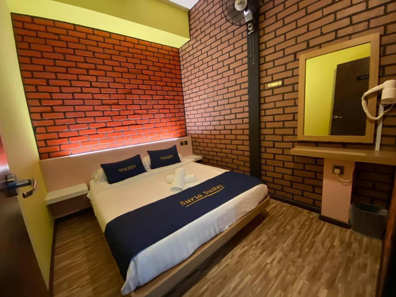 Suria Coliving Hostel & Apartment Тана Рата Екстериор снимка